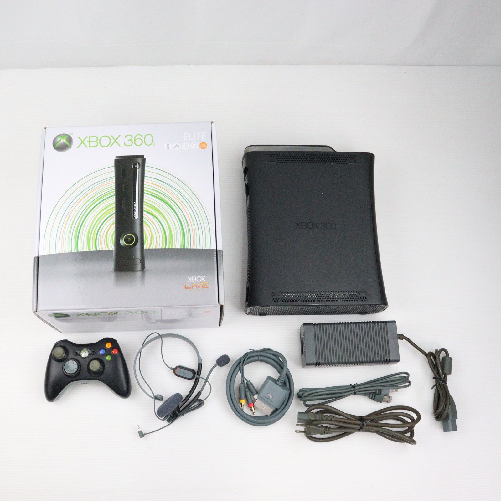 【中古即納】[Xbox360](本体)Xbox360 エリート 120GB コンポジットAVケーブル同梱版(FAA-00069) マイクロソフト  (20090910)