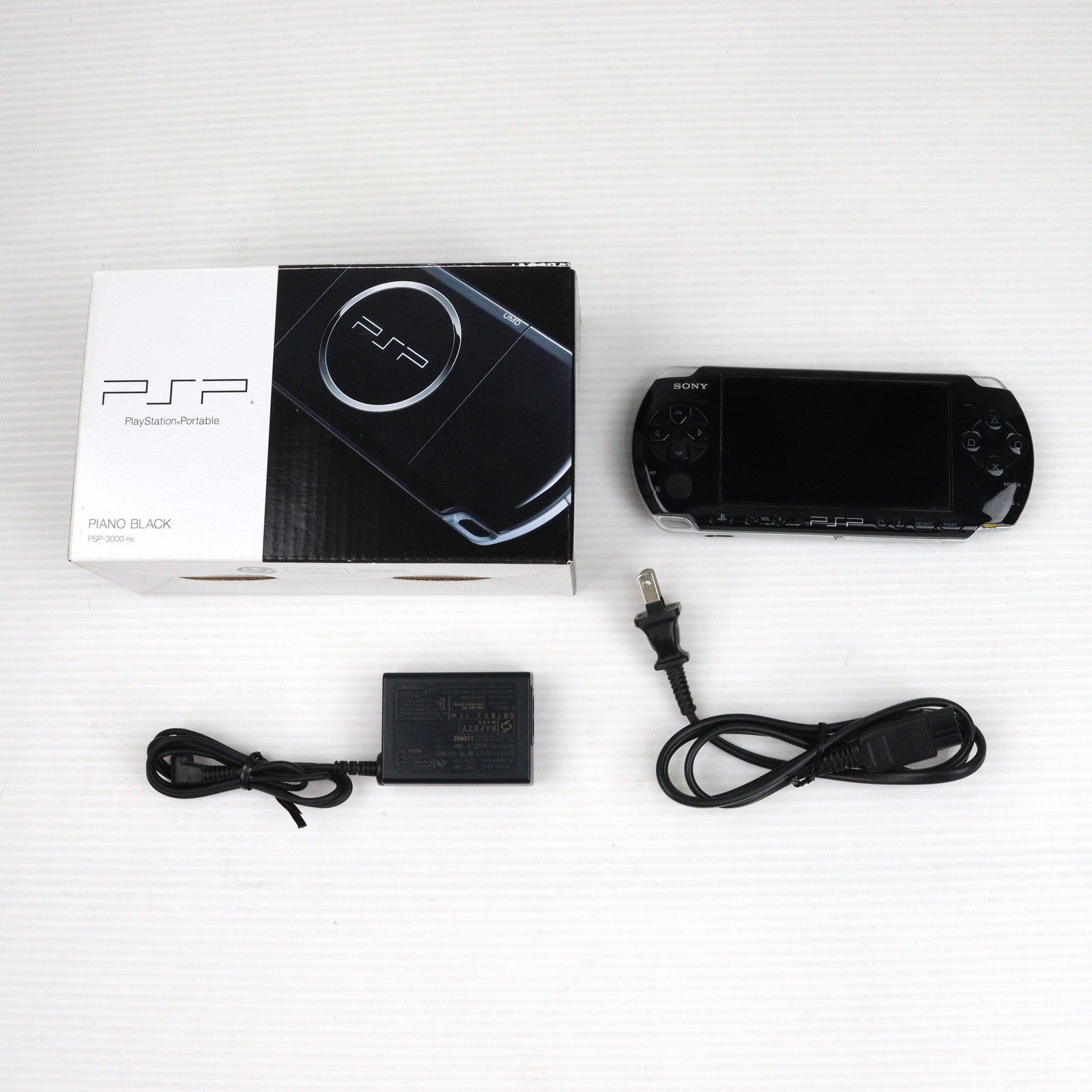 【中古即納】[本体][PSP]PSP プレイステーション・ポータブル ピアノ・ブラック(PSP-3000PB)(20081016)