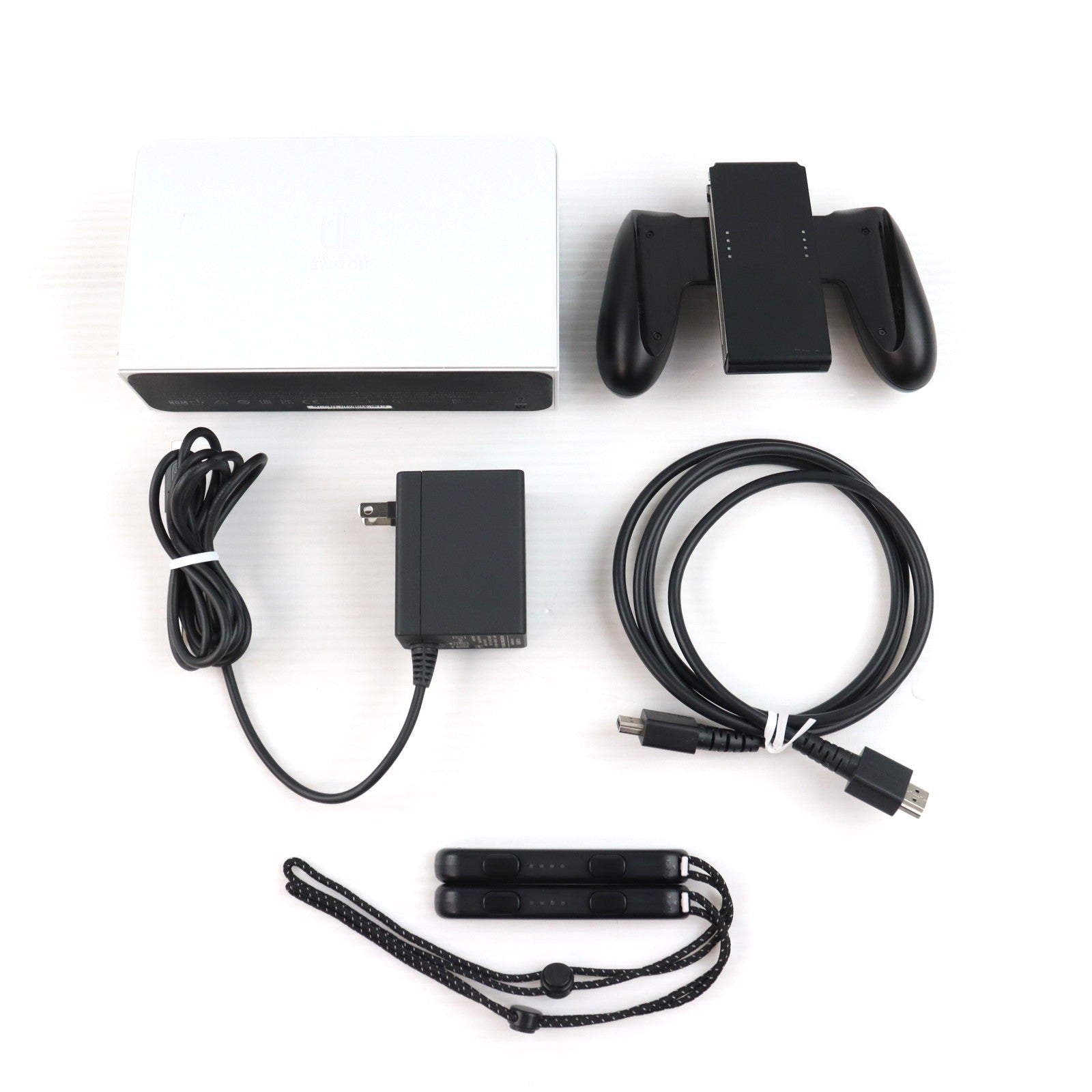 【中古即納】[Switch] (本体) Nintendo Switch(ニンテンドースイッチ) 有機ELモデル コストコオリジナルセット マリオカート8 デラックス Joy-Con(L)/(R) ホワイト 任天堂(HEG-S-KAAAA)(20230831)