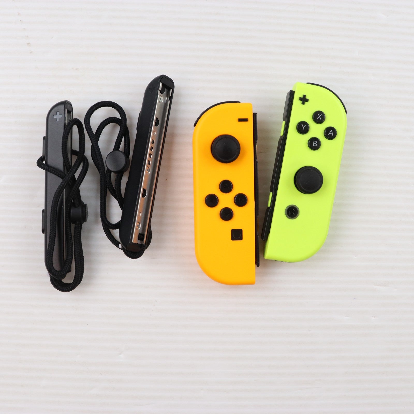 【中古即納】[Switch] (本体) マイニンテンドーストア限定 Nintendo Switch(ニンテンドースイッチ) 2台目用セット カスタマイズ Joy-Con(L) ネオンオレンジ/(R) ネオンイエロー Joy-Conストラップ ブラック 任天堂(HAD-S-KAYAD)(20190830)