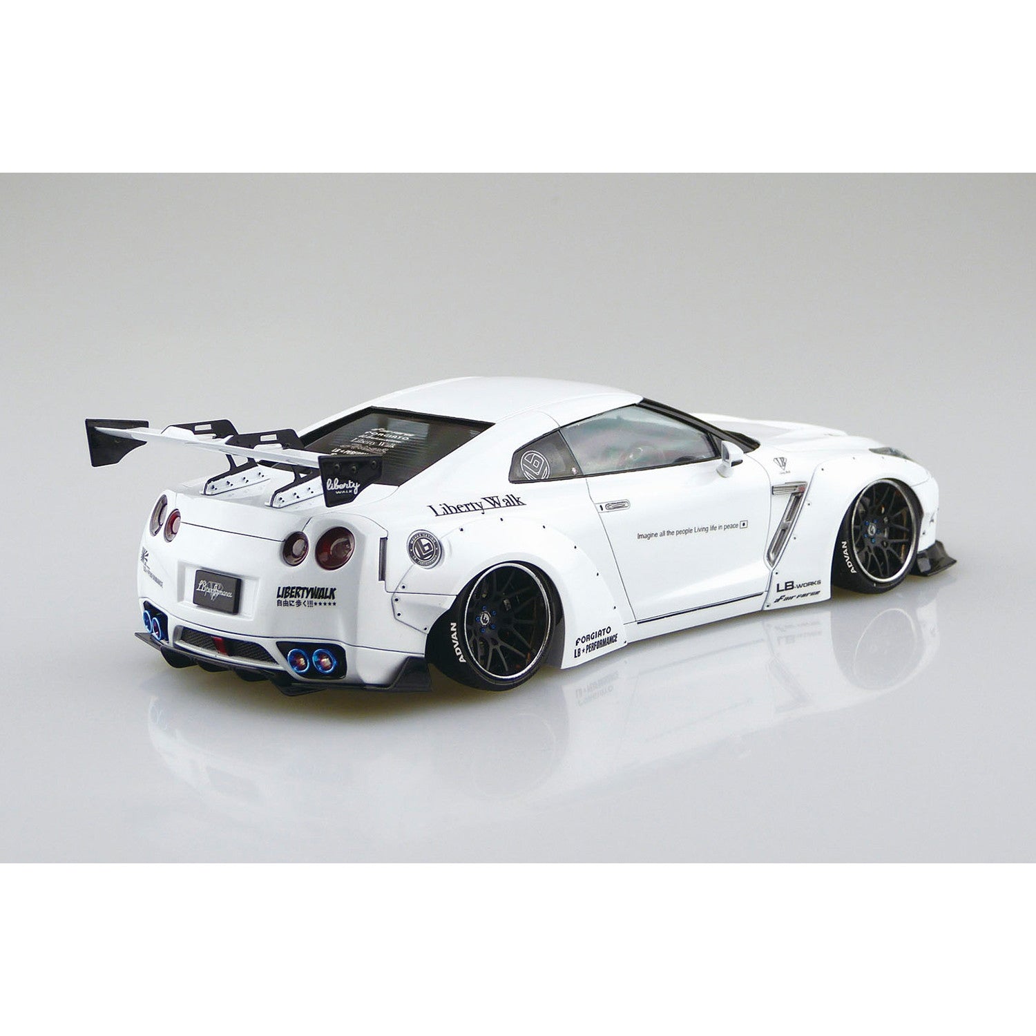 【新品即納】[PTM] (再々販)1/24 リバティーウォーク No.11 LB★ワークス R35 GT-R type 1.5 プラモデル(055908) アオシマ(20241231)