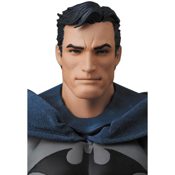 【予約安心出荷】[FIG] (再販) マフェックス No.105 MAFEX BATMAN HUSH(バットマン:ハッシュ) 完成品 可動フィギュア メディコム・トイ(2026年6月)