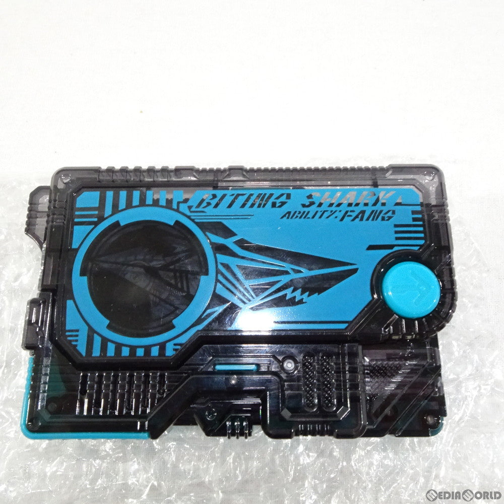 【中古即納】[TOY] DXバイティングシャークプログライズキー 仮面ライダーゼロワン 完成トイ バンダイ(20190914)