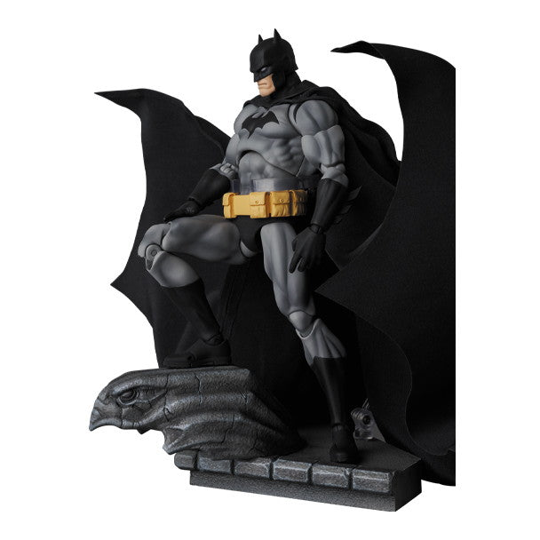 【新品即納】[FIG] (再販) マフェックス No.126 MAFEX BATMAN HUSH BLACK Ver.(バットマン ハッシュ ブラックver) 完成品 可動フィギュア メディコム・トイ(20251221)