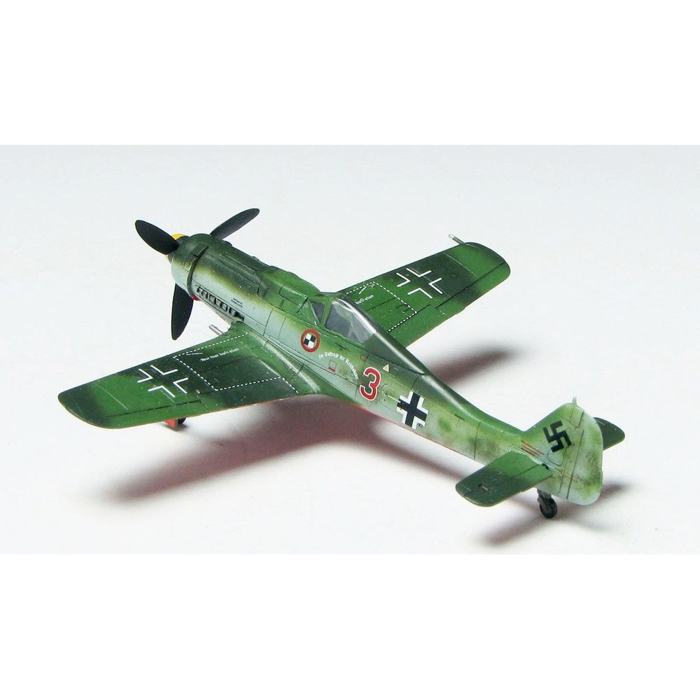 【新品即納】[PTM] (再販)1/144 フォッケウルフ Fw190 D-9 第44戦闘団(2機セット) プラモデル(PDR-4) プラッツ(20250219)