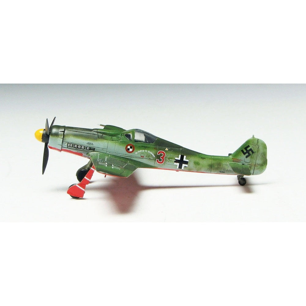 【新品即納】[PTM] (再販)1/144 フォッケウルフ Fw190 D-9 第44戦闘団(2機セット) プラモデル(PDR-4) プラッツ(20250219)