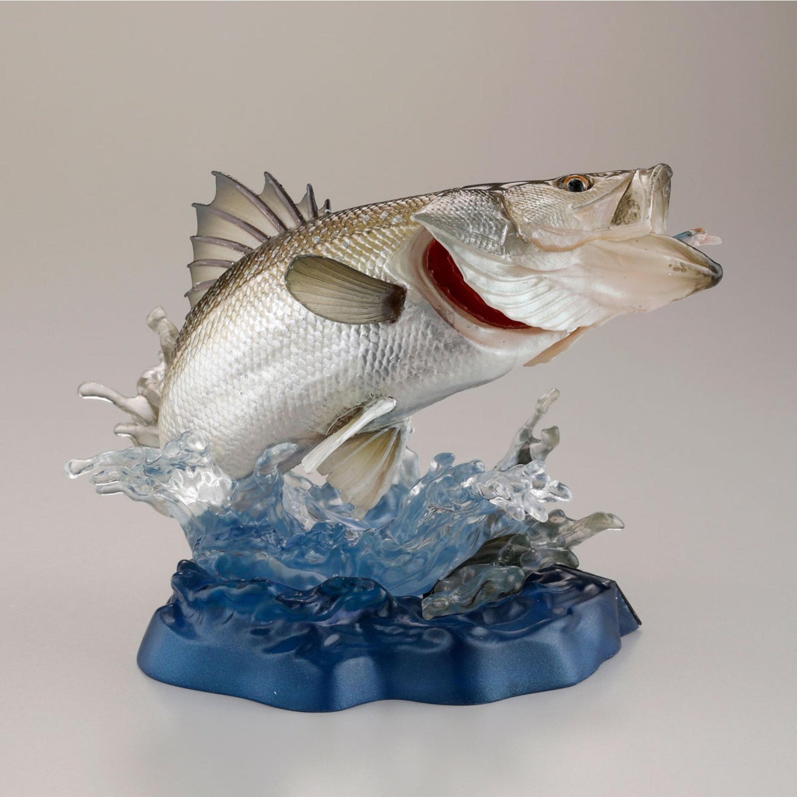 【新品即納】[FIG] (再販) SHIMANO×海洋堂 STRIKE FANTASY 鱸(スズキ) 完成品 フィギュア(KD066) 海洋堂(20250808)