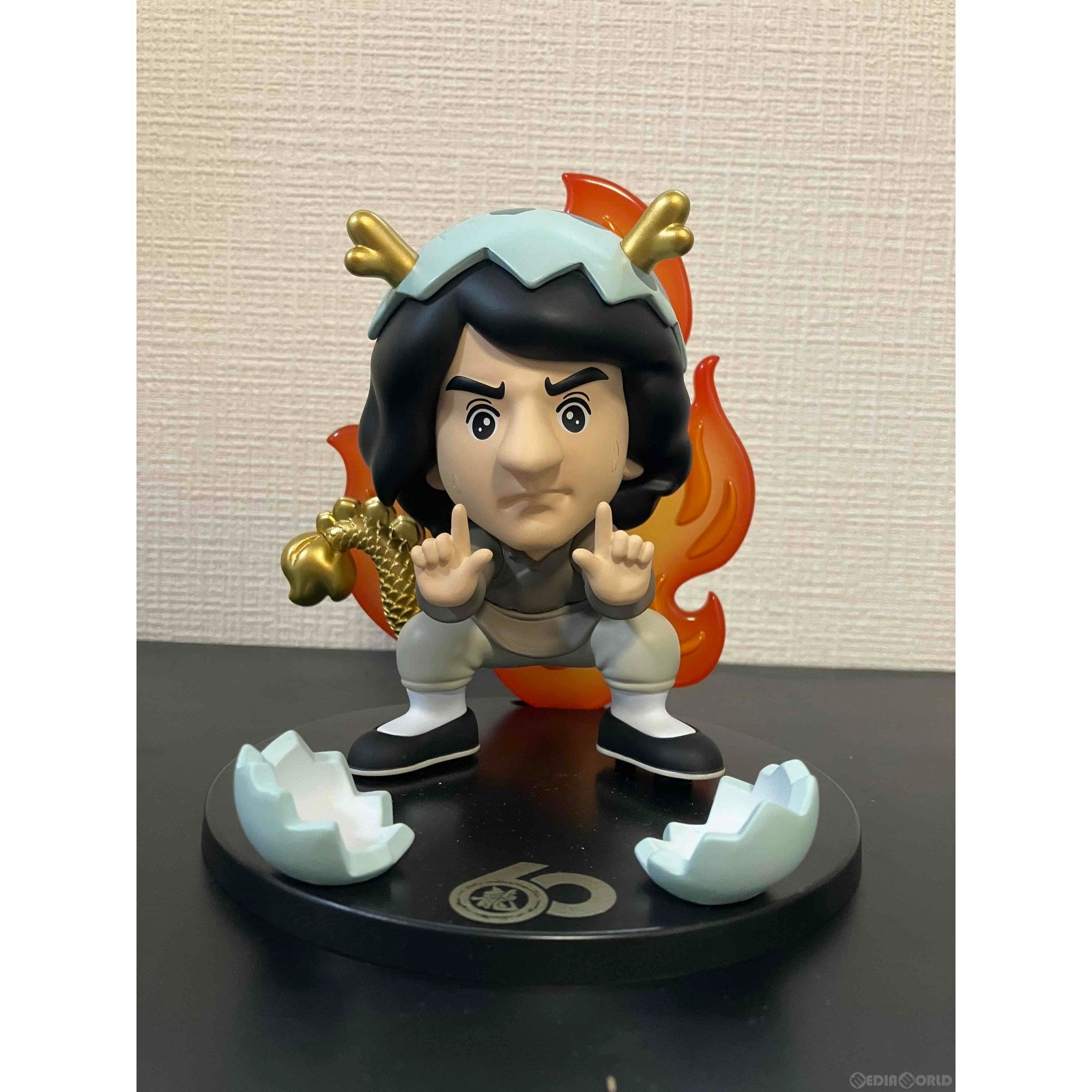 【新品即納】[FIG] ジャッキーチェン芸歴60周年記念 (1) ドラゴン誕生1962〜1972 完成品 フィギュア MOJUE(モジュー) /地球防衛軍秘密基地本部(20230819)