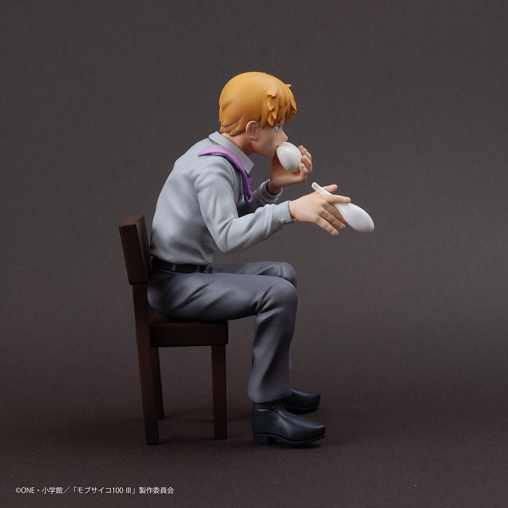 【新品即納】[FIG] 缶バッジ付属 霊幻新隆(れいげんあらたか) モブサイコ100 III×文房具カフェ 2022 完成品 フィギュア ユニオンクリエイティブ(20260331)