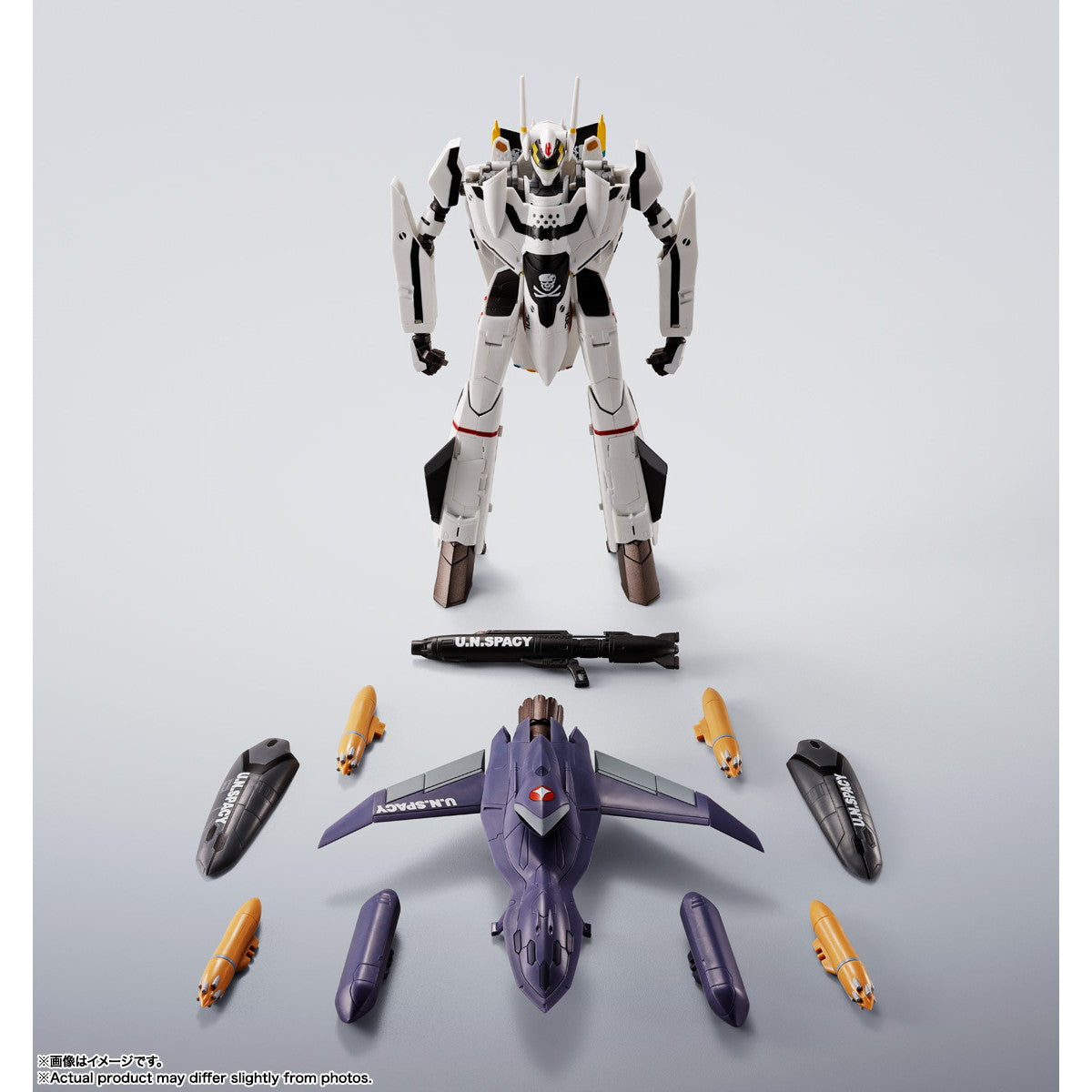【新品即納】[FIG] HI-METAL R VF-0Sフェニックス(ロイ・フォッカー機) + QF-2200D-B ゴースト マクロスゼロ 完成品 可動フィギュア バンダイスピリッツ(20260131)