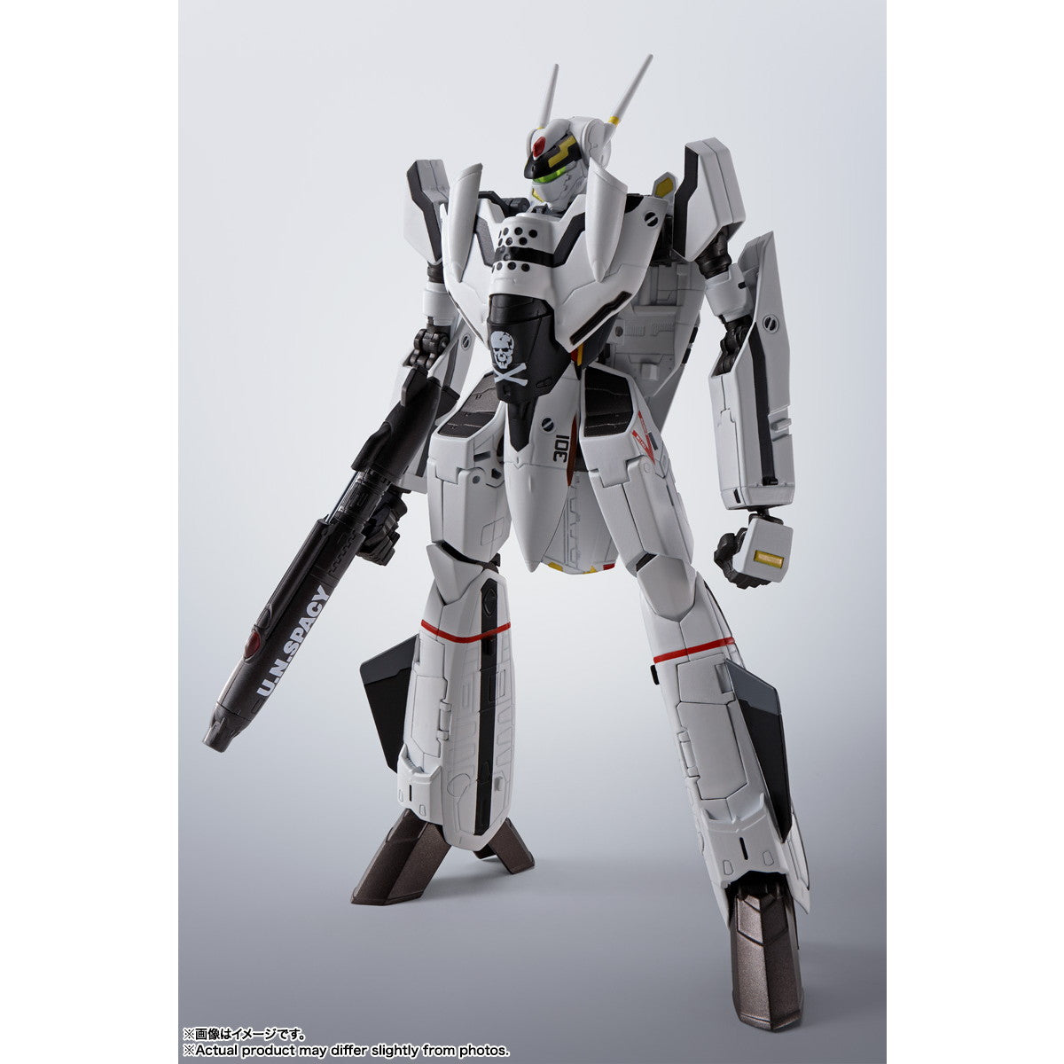【新品即納】[FIG] HI-METAL R VF-0Sフェニックス(ロイ・フォッカー機) + QF-2200D-B ゴースト マクロスゼロ 完成品 可動フィギュア バンダイスピリッツ(20260131)