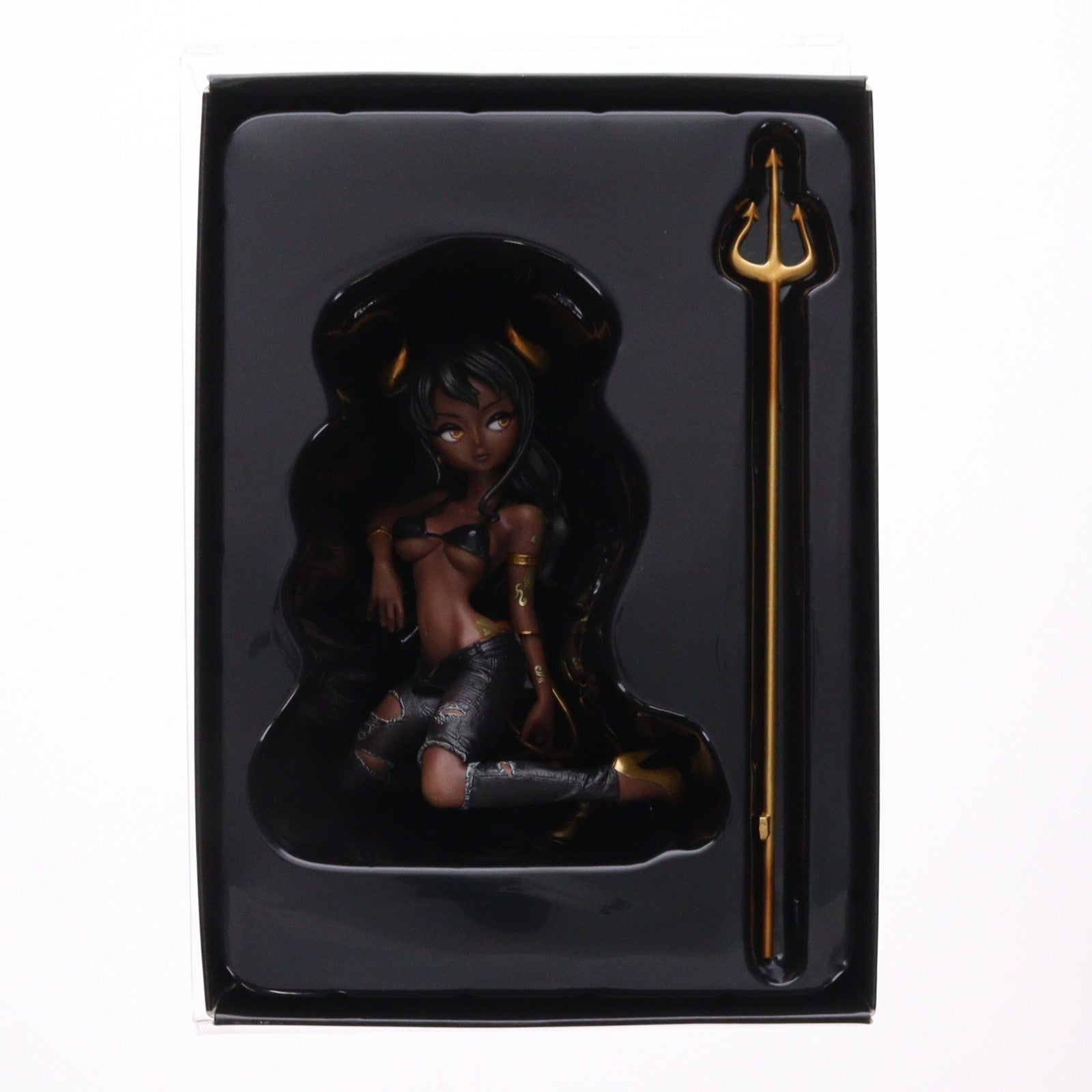 【中古即納】[FIG] ONE PIECE 「BUSTERCALL」 ART BOOK(ワンピース バスターコール アートブック) 2019-2020(Devilish NAMI 限定ダークカラーフィギュア付属) 完成品 書籍 集英社(20211104)