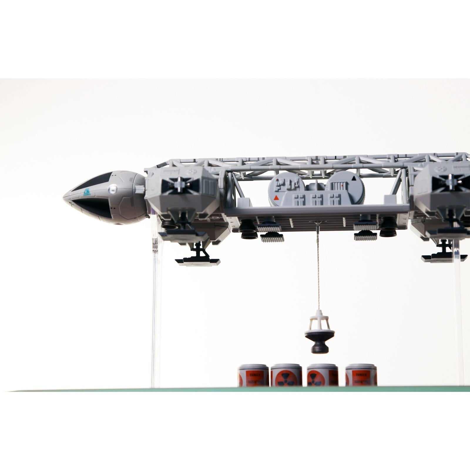 【予約安心出荷】[FIG] イーグルトランスポーター 貨物ポッド装備形態 Space: 1999(スペース1999) 1/106 完成品 ダイキャストモデル フィギュア(BF229) Anderson Entertainment Limited/ベルファイン(2026年5月)