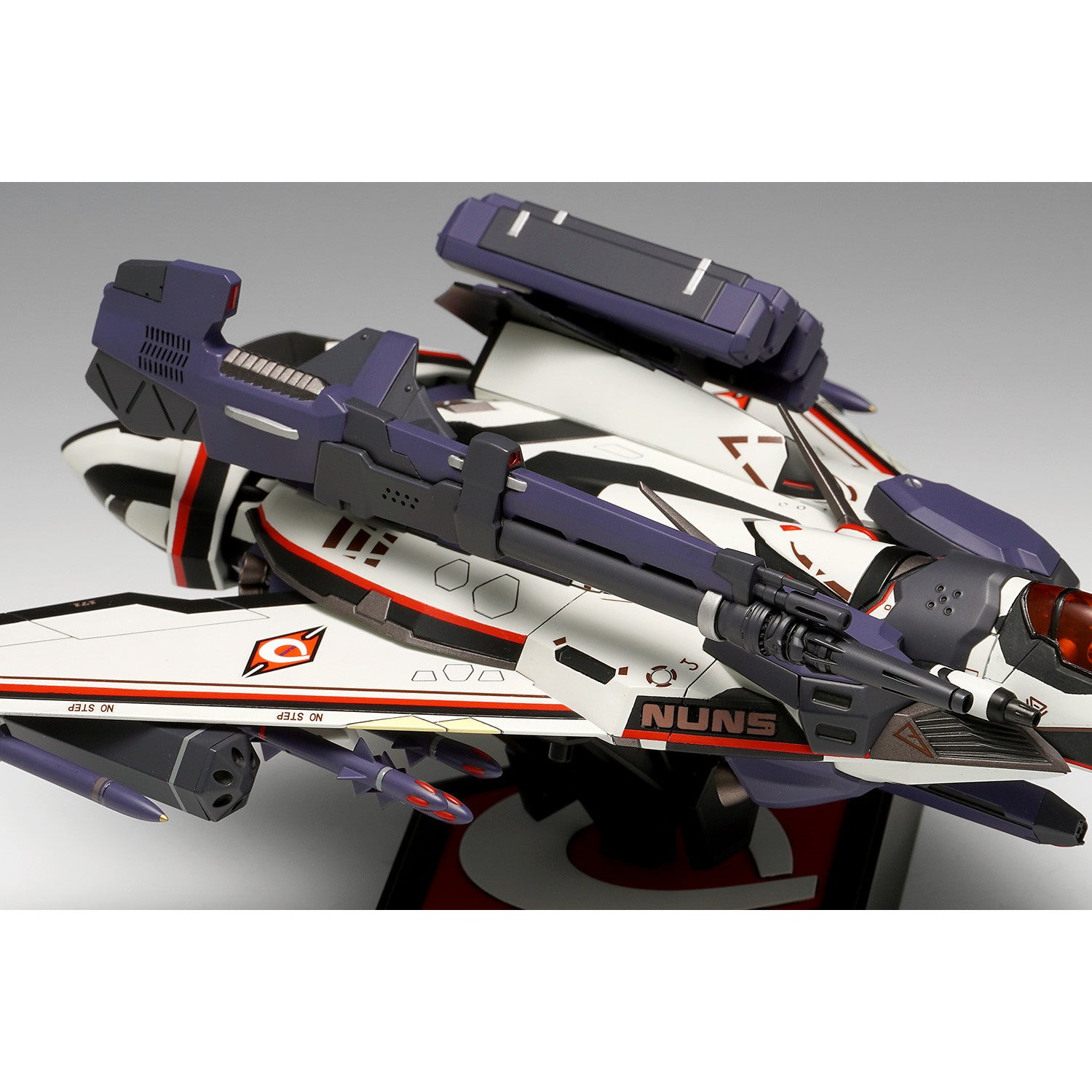 【新品即納】[PTM] 1/72 VF-171EX アーマードナイトメアプラス(アルト機) 劇場短編マクロスF～時の迷宮～ プラモデル(MC-076) ウェーブ(WAVE)(20241130)