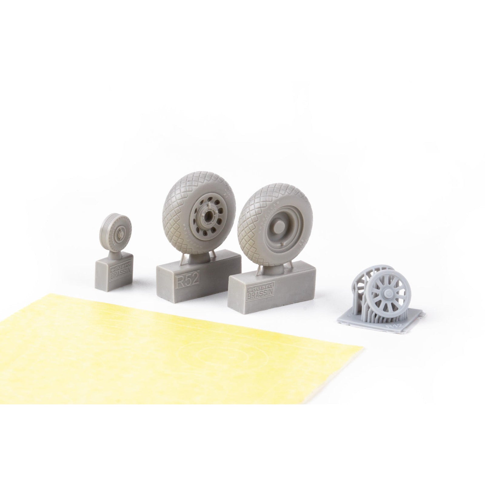 【新品即納】[PTM] (再販) 1/48 P-51B/C ホイール(ダイアモンドトレッド2) (エデュアルド用) プラモデル用アクセサリ(EDU648990) Eduard(エデュアルド) (20240831)