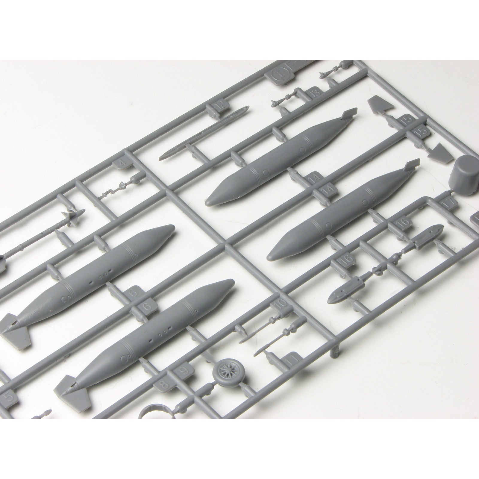 【新品即納】[PTM] (再販) 1/72 航空自衛隊 支援戦闘機 F-1 プラモデル(AC-9) プラッツ(20240731)