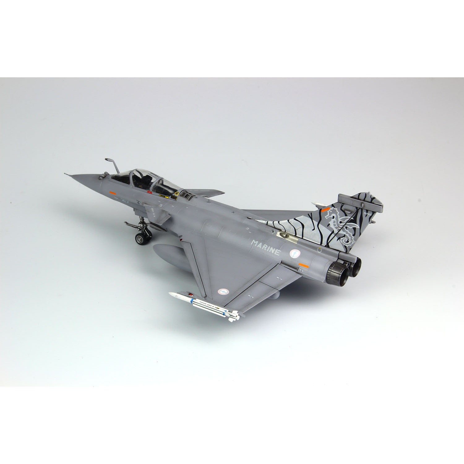 【新品即納】[PTM] (再販) 1/72 フランス海軍 艦上戦闘機 ラファールM タイガーミート 2014 プラモデル(TPA-8) プラッツ/ITALERI(イタレリ) (20240731)