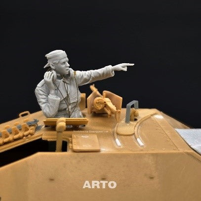 【新品即納】[PTM] 1/35 ヘッツァー 無線手 レジンキャストキット プラモデル用アクセサリ(ARP35027) ARTO production(ARTOプロダクション) (20240731)