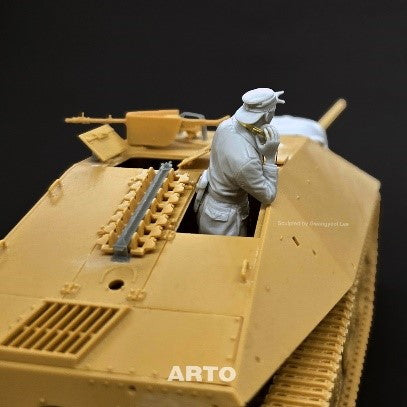 【新品即納】[PTM] 1/35 ヘッツァー 無線手 レジンキャストキット プラモデル用アクセサリ(ARP35027) ARTO production(ARTOプロダクション) (20240731)