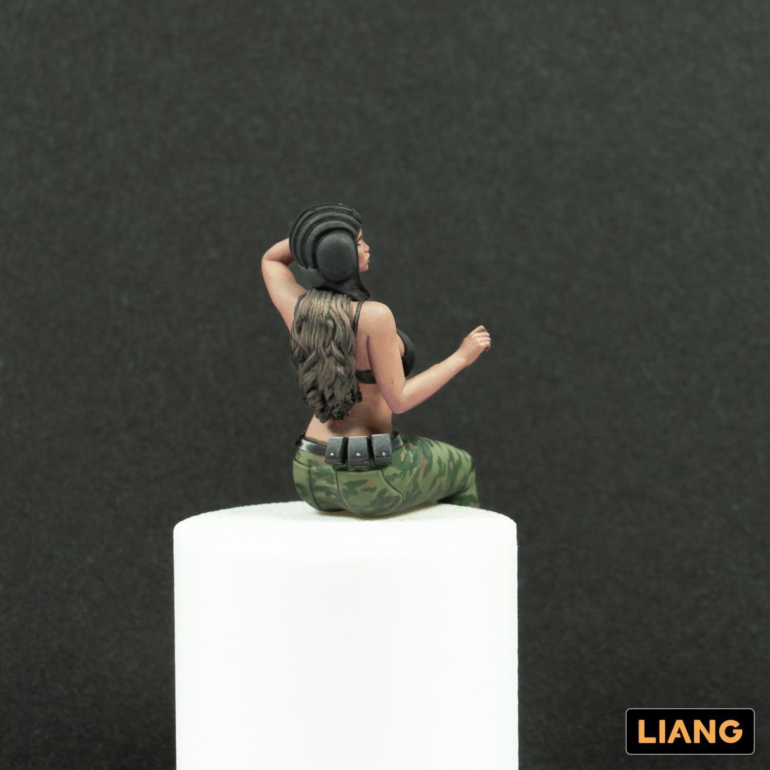 【新品即納】[PTM] 1/35 タンクガール ガレージキット プラモデル(LIANG-F005) LIANG(リアンモデル) (20240803)