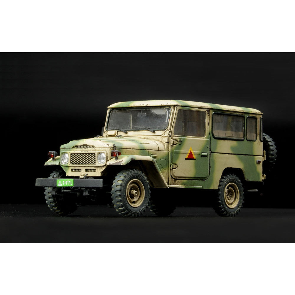 【新品即納】[PTM] (再販) 1/35 現用小型四輪駆動SUV ミリタリー仕様 ハードトップ装備 プラモデル(AK35001) AKインタラクティブ(20240930)
