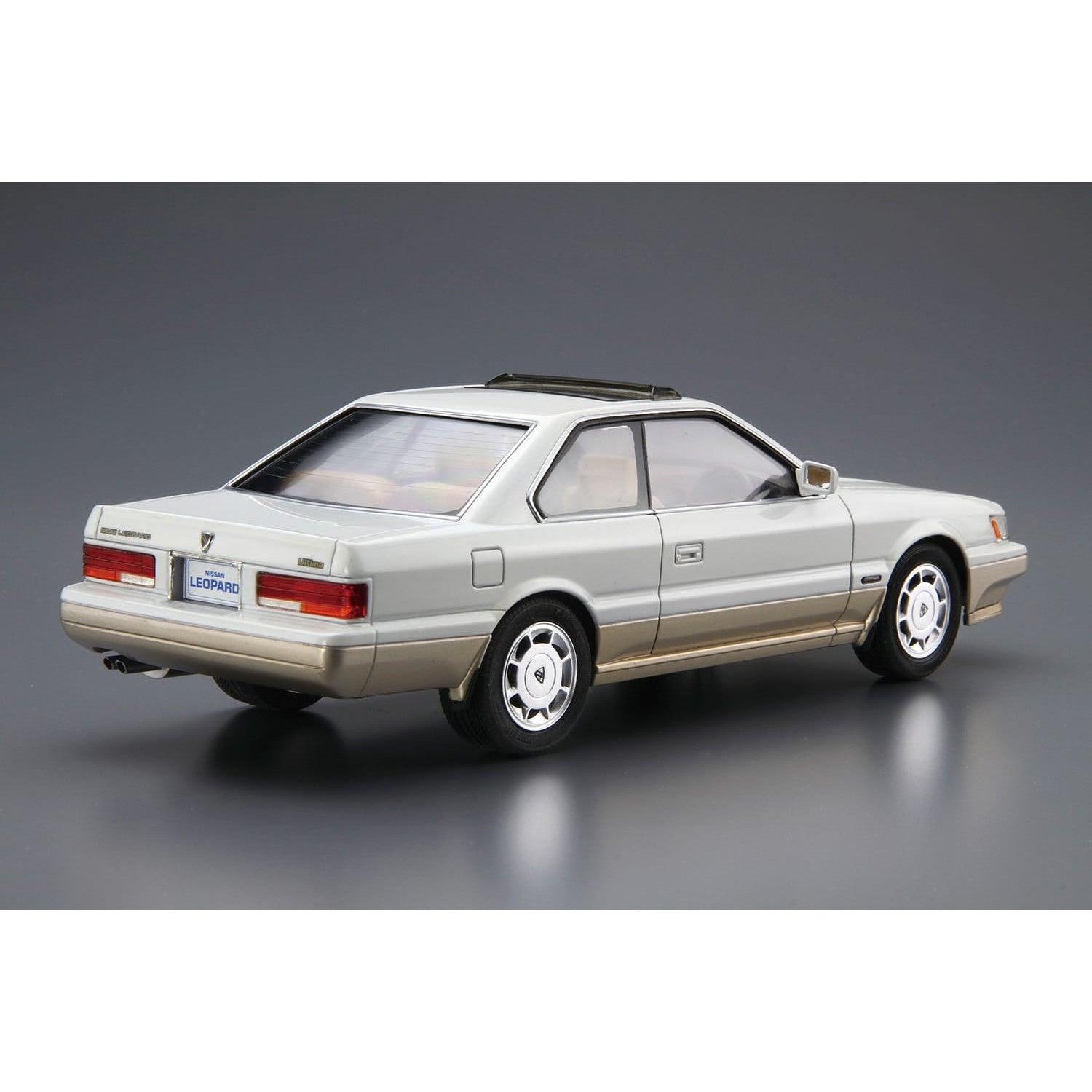 【新品即納】[PTM] (再販) ザ・モデルカー No.111 1/24 ニッサン UF31 レパード アルティマ V30 ツインカムターボ '90 プラモデル(069943) アオシマ(20250831)