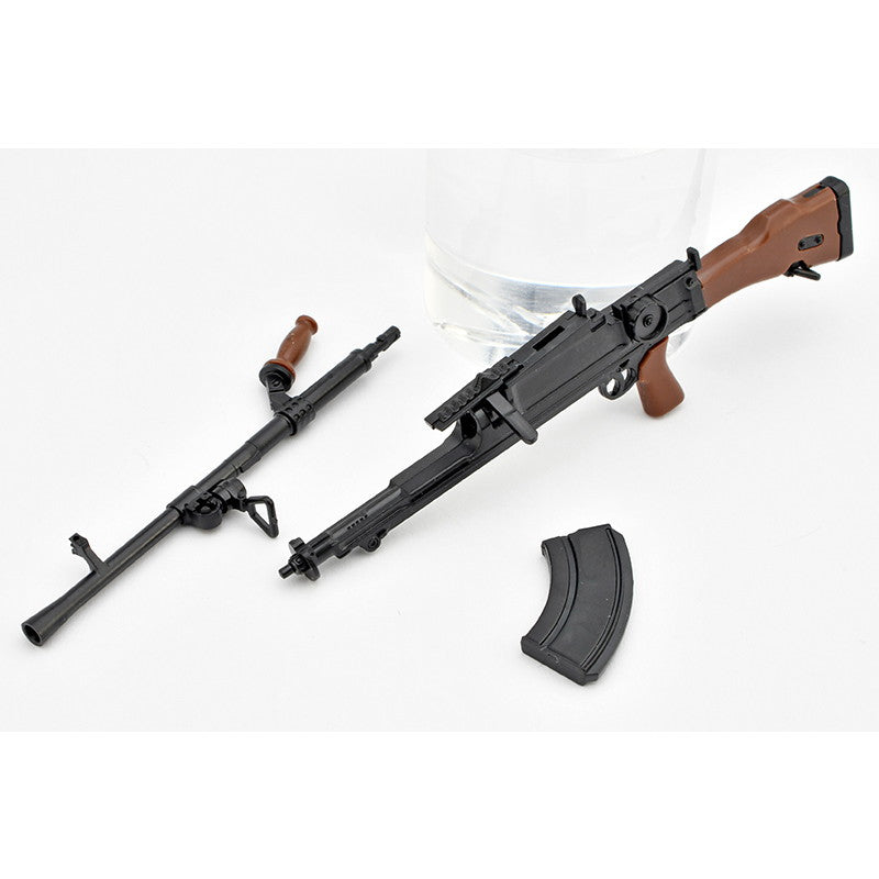【新品即納】[PTM] (再販) カード2枚付属 LittleArmory(リトルアーモリー) LASW04 1/12 『ストライクウィッチーズ ROAD to BERLIN』ブレン軽機関銃Mk.1 プラモデル(328872) TOMYTEC(トミーテック)(20241130)