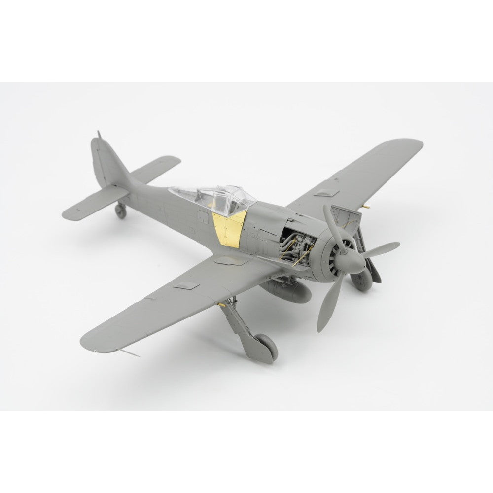 【新品即納】[PTM] 1/35 フォッケウルフ Fw190 A-8 4in1(R2/R6/R7/R8) プラモデル(BF009) Border Model(ボーダーモデル)(20241130)