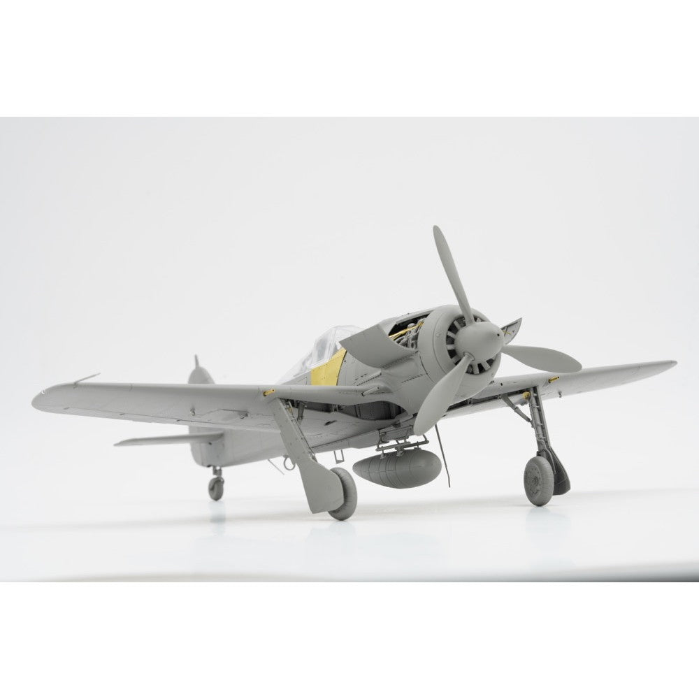 【新品即納】[PTM] 1/35 フォッケウルフ Fw190 A-8 4in1(R2/R6/R7/R8) プラモデル(BF009) Border Model(ボーダーモデル)(20241130)