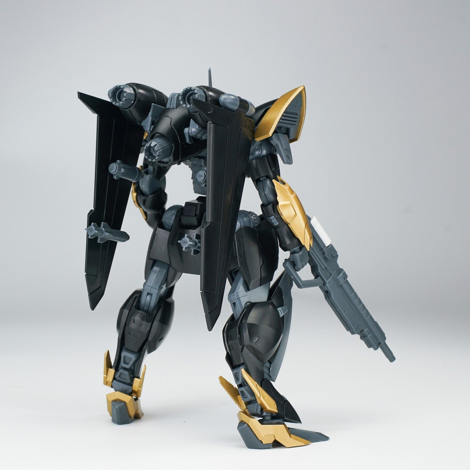【予約安心出荷】[PTM] ULTRA ACTION TROOPERシリーズ 1/144 雲雀(ひばり) ブラック×ゴールドVer. プラスチックモデルキット プラモデル SHEIK MAINLAND(2026年6月)