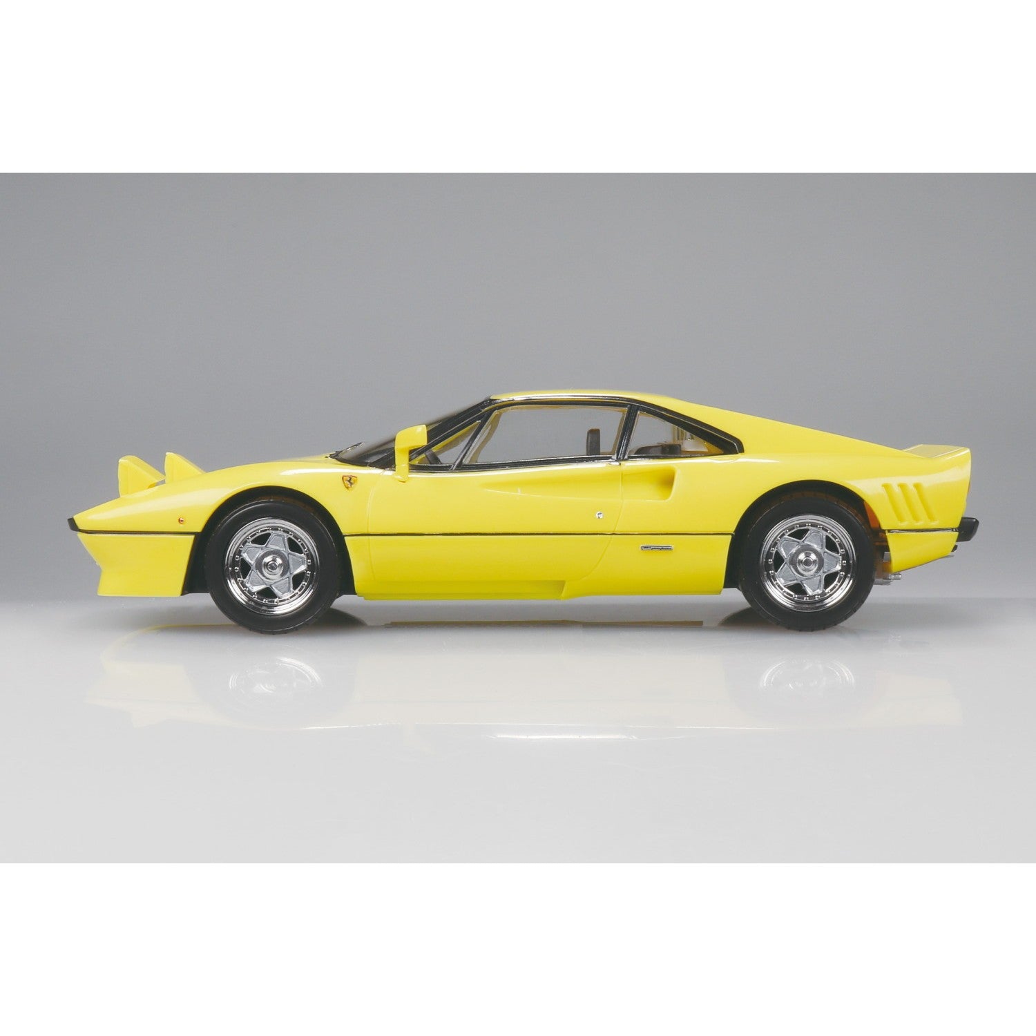 【予約安心出荷】[PTM] 楽プラ スナップキット No.28-YW 1/32 フェラーリ GTO(イエロー) プラモデル(201800) アオシマ(2026年10月)