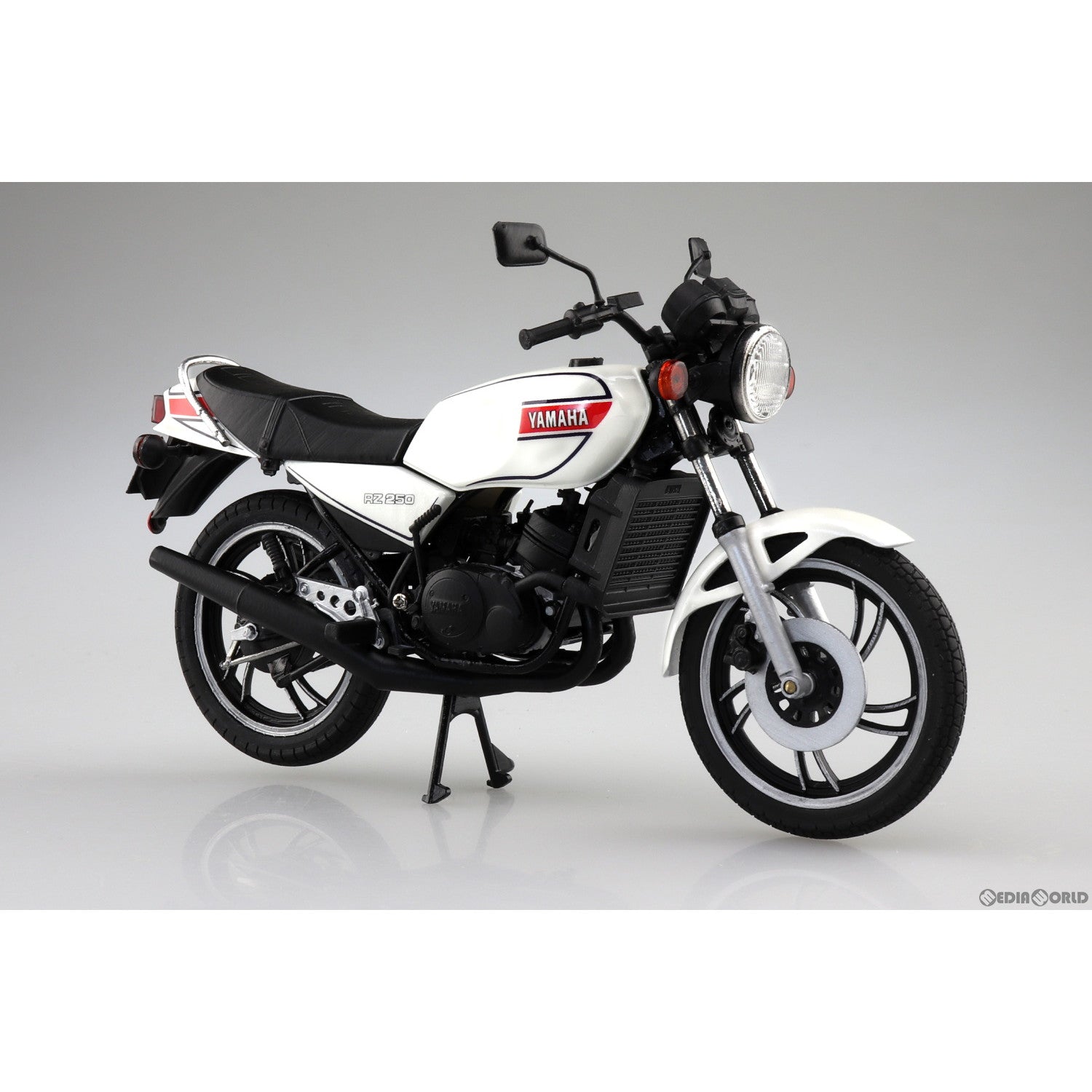 【新品即納】[MDL] 1/12 完成品バイクシリーズ Yamaha RZ250 ニューパールホワイト ミニカー(110416) スカイネット(アオシマ) (20230616)