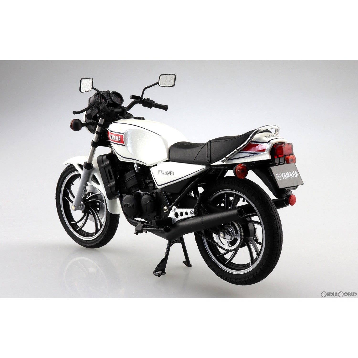 【新品即納】[MDL] 1/12 完成品バイクシリーズ Yamaha RZ250 ニューパールホワイト ミニカー(110416) スカイネット(アオシマ) (20230616)