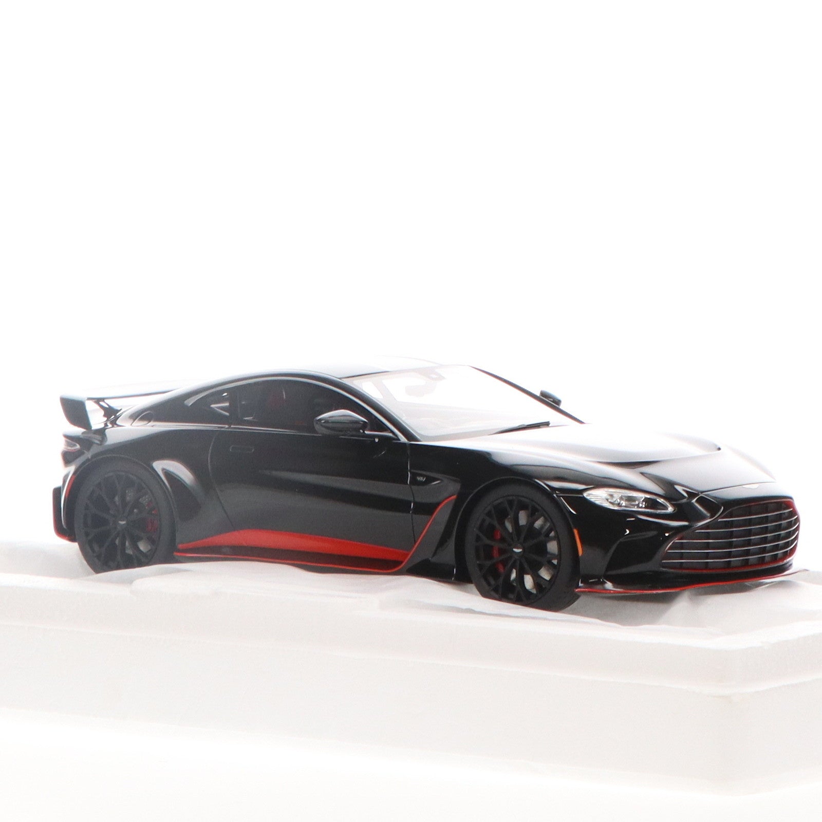 【中古即納】[MDL] TOP SPEEDシリーズ 1/18 アストンマーチン V12 ヴァンテージ(ジェットブラック) 完成品 ミニカー(TS0452) TSM(トゥルースケールミニチュアズ)(20230325)