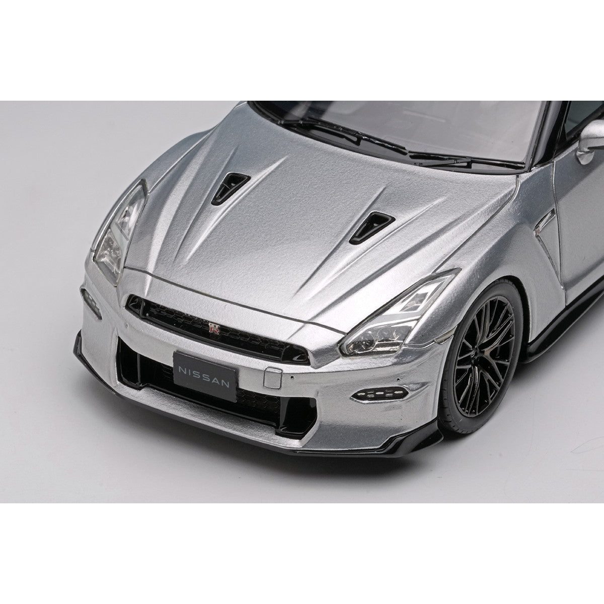 【予約安心出荷】[MDL] 1/43 NISSAN GT-R Premium edition 2025 アルティメイトメタルシルバー 完成品 ミニカー(EM773A) EIDOLON(アイドロン)(2025年5月)