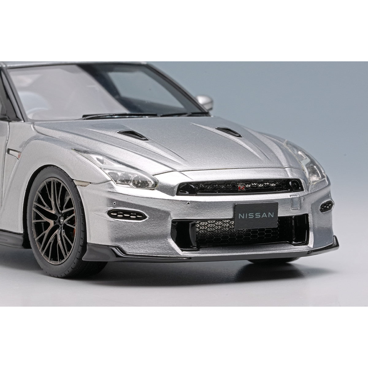 【予約安心出荷】[MDL] 1/43 NISSAN GT-R Premium edition 2025 アルティメイトメタルシルバー 完成品 ミニカー(EM773A) EIDOLON(アイドロン)(2025年5月)