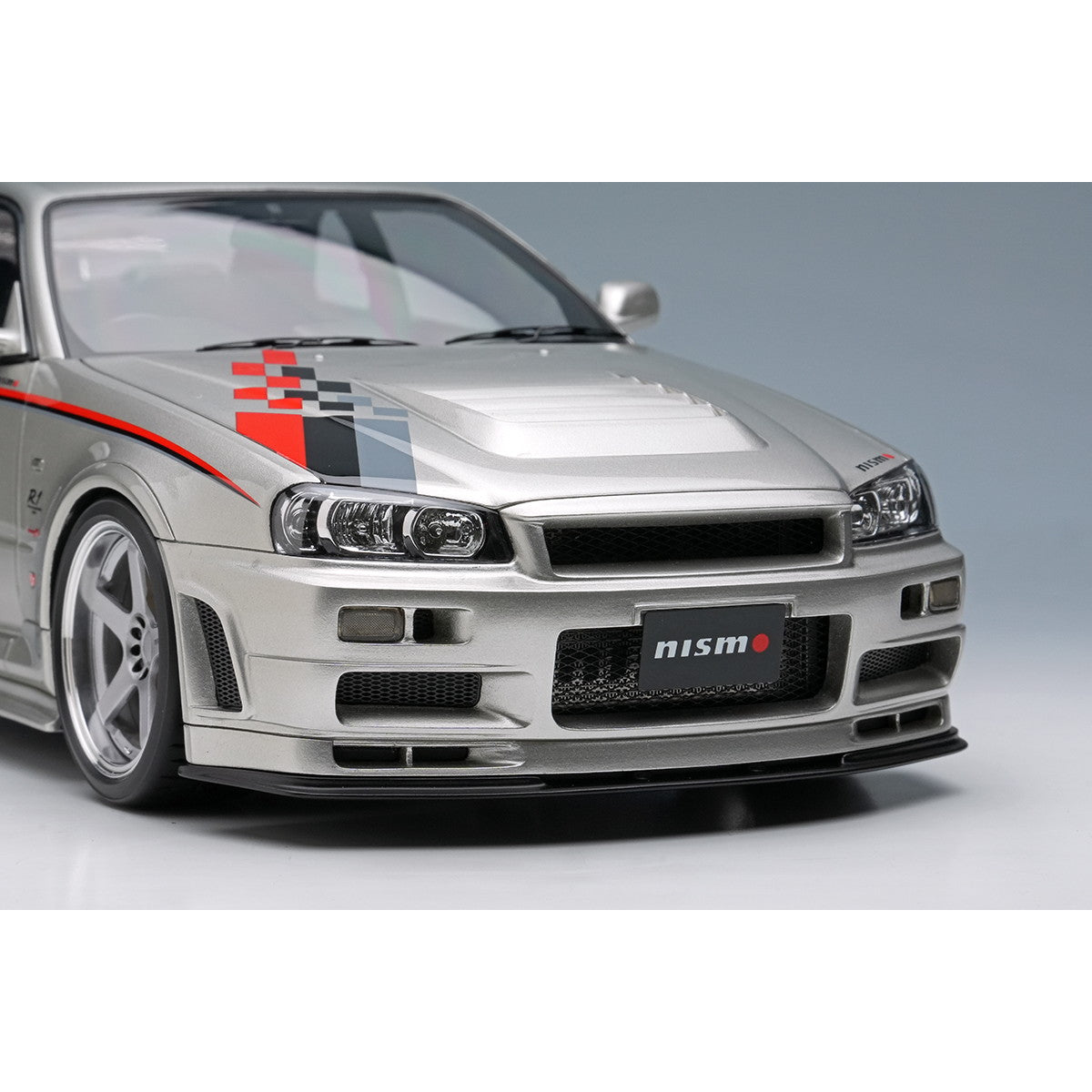 【予約安心出荷】[MDL] 1/18 日産 スカイライン GT-R(BNR34 NISMO R-tune Version) 2004 シルバー/ニスモストライプ 完成品 ミニカー(EML135A) EIDOLON(アイドロン)(2025年8月)