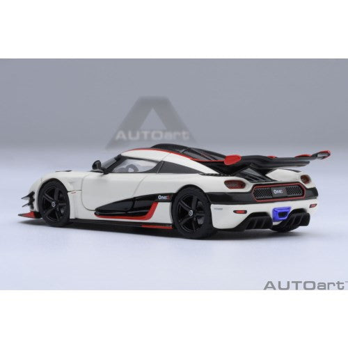 【新品即納】[MDL] オートアート・コンポジトダイキャストモデルシリーズ 1/64 ケーニグセグ One:1(ホワイト/カーボン・ブラック/レッド) 完成品 ミニカー(20041) AUTOart(オートアート)(20250331)