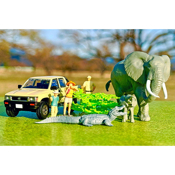 【新品即納】[MDL] 海洋堂×トミカリミテッドヴィンテージ ジオコレ64 #カースナップ29a 1/64 サファリ2(トヨタ ハイラックス4WDピックアップ ダブルキャブ付属) 完成品 ミニカー(330561) TOMYTEC(トミーテック)(20250712)
