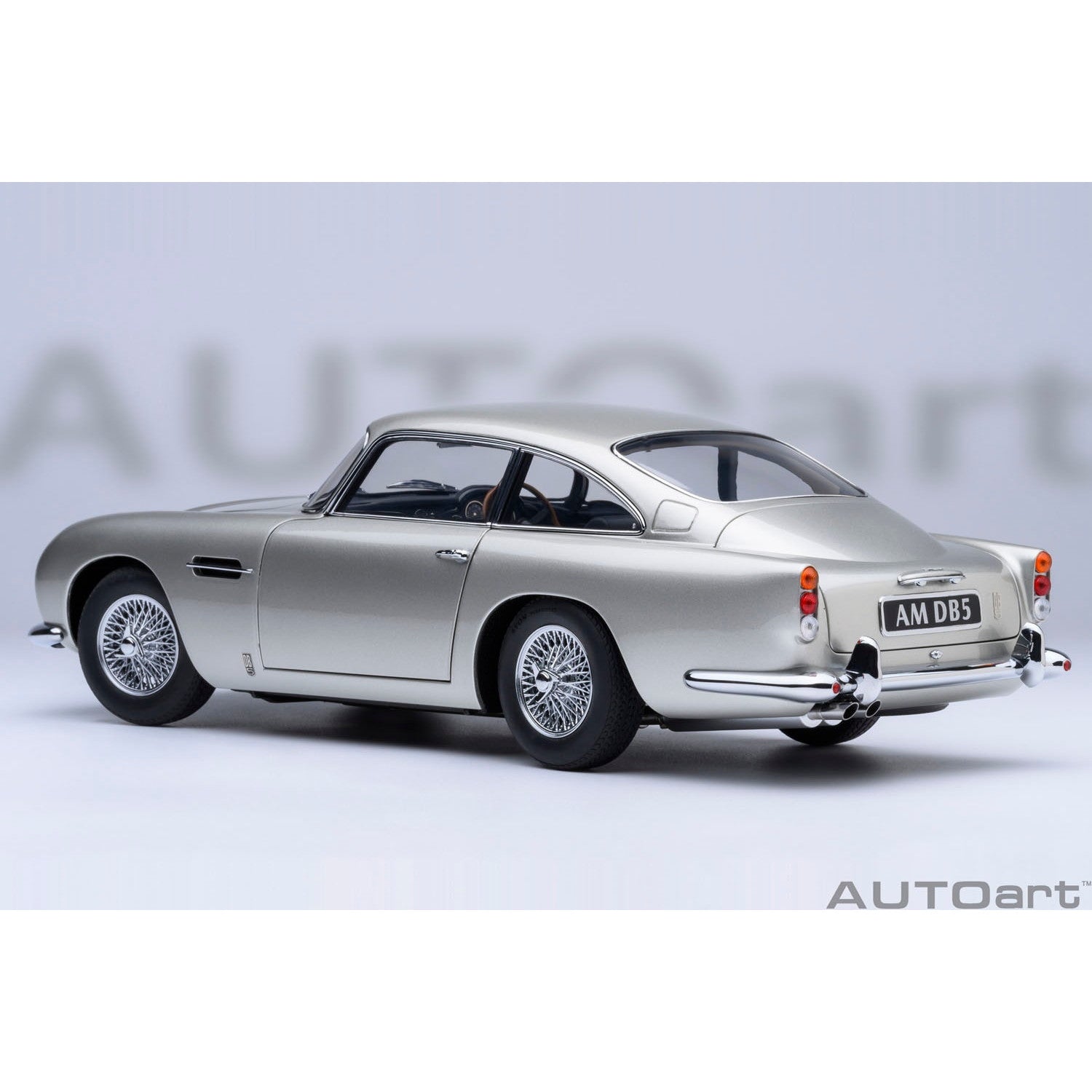 【予約安心出荷】[MDL] オートアート・コンポジットダイキャストモデル 1/18 アストンマーチン DB5(シルバー・メタリック) 完成品 ミニカー(70287) AUTOart(オートアート)(2025年4月)