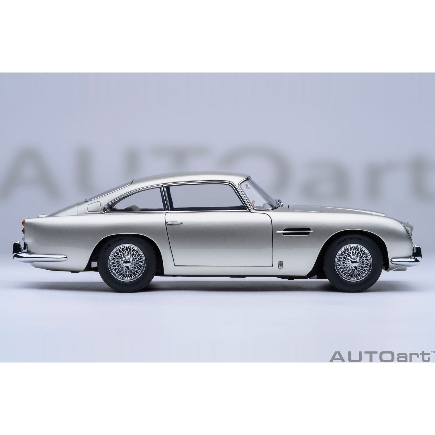 【予約安心出荷】[MDL] オートアート・コンポジットダイキャストモデル 1/18 アストンマーチン DB5(シルバー・メタリック) 完成品 ミニカー(70287) AUTOart(オートアート)(2025年4月)