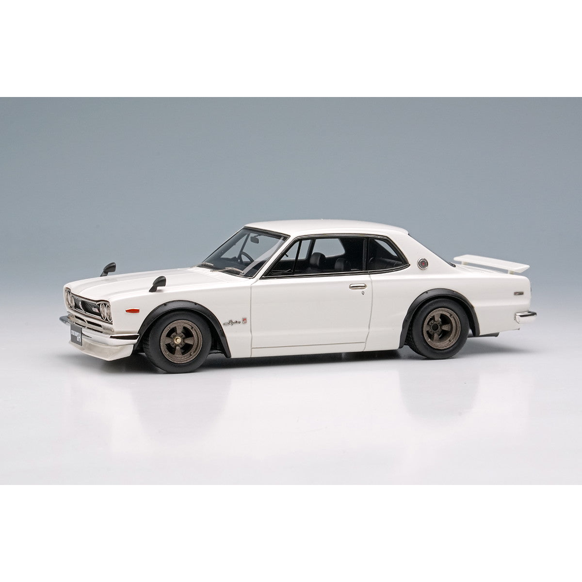 【新品即納】[MDL] 1/43 Nissan Skyline(スカイライン) 2000GT-R(KPGC10) with Spoiler(NISSAN Works wheel) ホワイト 完成品 ミニカー(VM244B) VISION(ヴィジョン)(20250731)