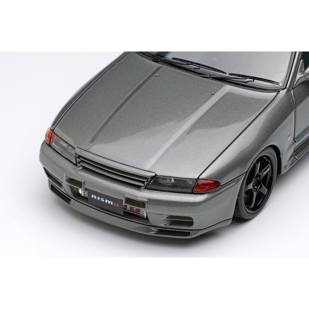 【予約安心出荷】[MDL] 1/43 NISSAN SKYLINE(ニッサン スカイライン) GT-R (NISMO BNR32 CRS Version) 2022(ダークメタルグレー) 完成品 ミニカー(EM769) EIDOLON(アイドロン)(2025年10月)
