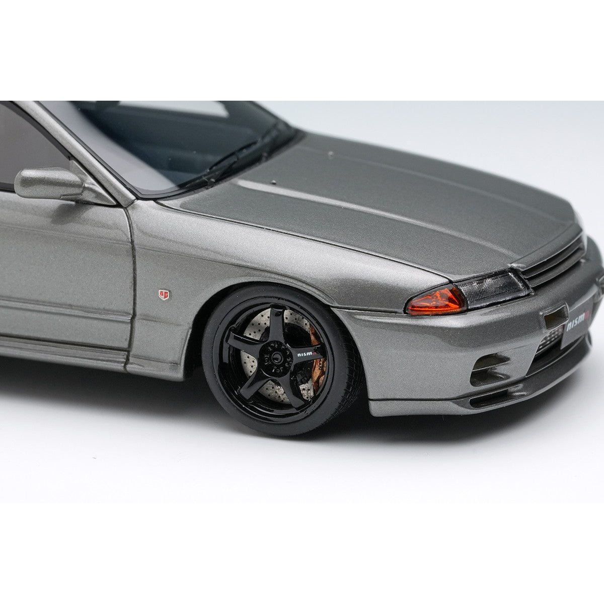 【予約安心出荷】[MDL] 1/43 NISSAN SKYLINE(ニッサン スカイライン) GT-R (NISMO BNR32 CRS Version) 2022(ダークメタルグレー) 完成品 ミニカー(EM769) EIDOLON(アイドロン)(2025年10月)
