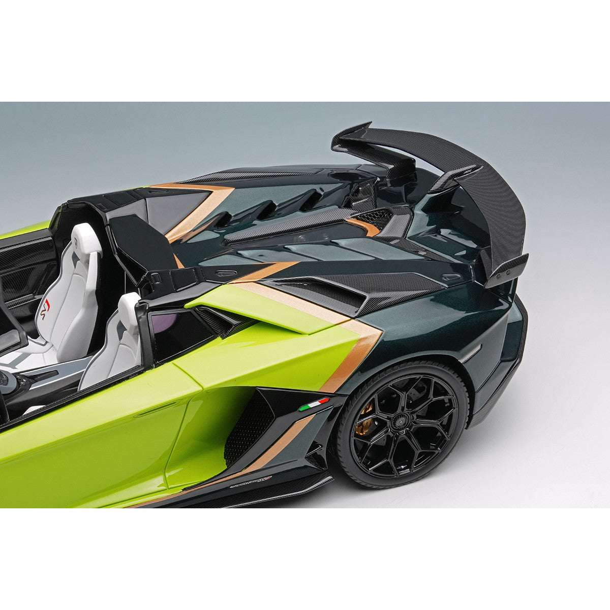 【予約安心出荷】[MDL] 1/18 Lamborghini Aventador SVJ Roadster 2020 Ad Personam 2 tone paint(ランボルギーニ アヴェンタドール SVJ ロードスター アドペルソナム 2トーンペイント) 完成品 ミニカー(EML079E) EIDOLON(2025年11月)