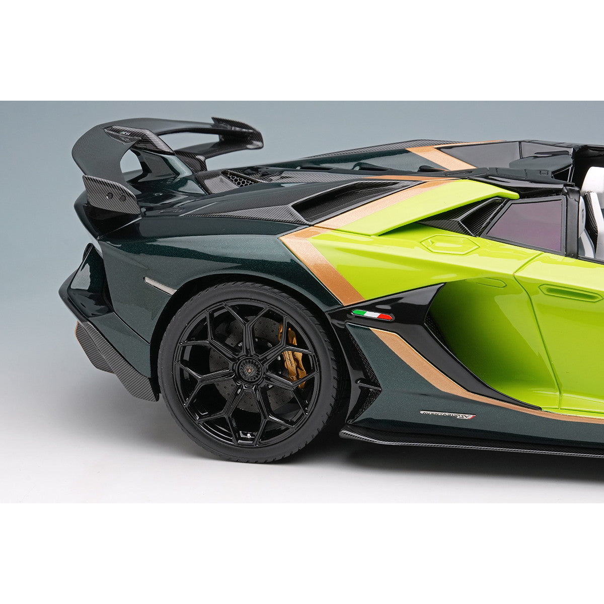 【予約安心出荷】[MDL] 1/18 Lamborghini Aventador SVJ Roadster 2020 Ad Personam 2 tone paint(ランボルギーニ アヴェンタドール SVJ ロードスター アドペルソナム 2トーンペイント) 完成品 ミニカー(EML079E) EIDOLON(2025年11月)