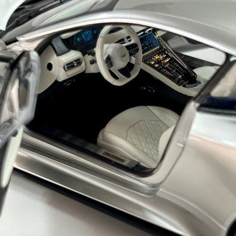 【新品即納】[MDL] 1/18 アストンマーティン DB12 2024(シルバー) 完成品 ミニカー(8241221S) XiaoGuang MODEL(20250622)