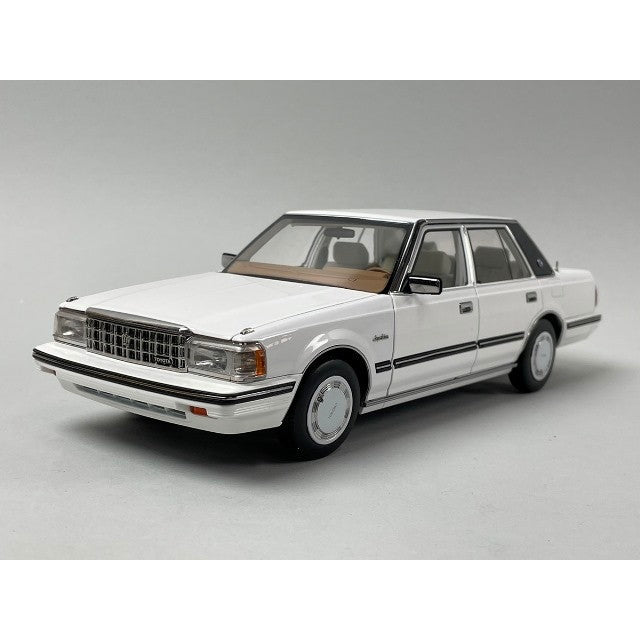 【新品即納】[MDL] 1/18 トヨタ クラウン 1984(ホワイト) 完成品 ミニカー(8250611W) XiaoGuang MODEL(20250731)
