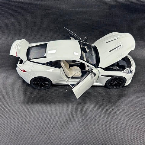 【新品即納】[MDL] 1/18 アストンマーティン DB12 ホワイト(蓄光) 交換用ホイール付属 完成品 ミニカー(8250628YG) XiaoGuang MODEL(20250731)