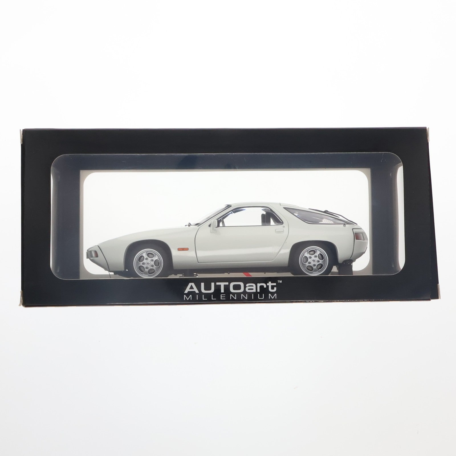 【中古即納】[MDL] MILLENNIUM 1/18 PORSCHE(ポルシェ) 928(ホワイト) 完成品 ミニカー(77902) AUTOart(オートアート)(20080910)